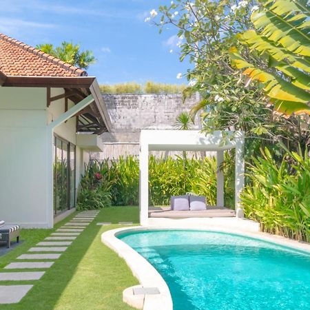 Villa Alice By Villa Finder Seminyak  Luaran gambar